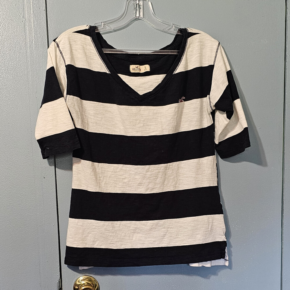 Hollister Striped V Neck T Shirt Black White Size S